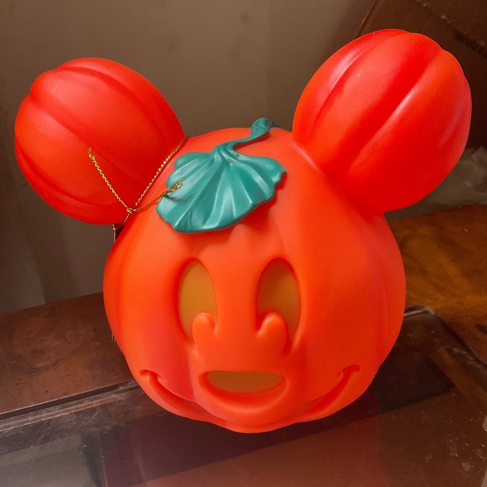 Disney Mickey pumpkin head light